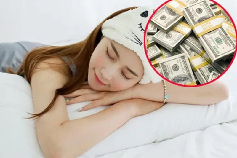 Tiền trong giấc mơ có thể tượng trưng cho sự an toàn, quyền kiểm soát, giá trị cá nhân và áp lực tài chính.